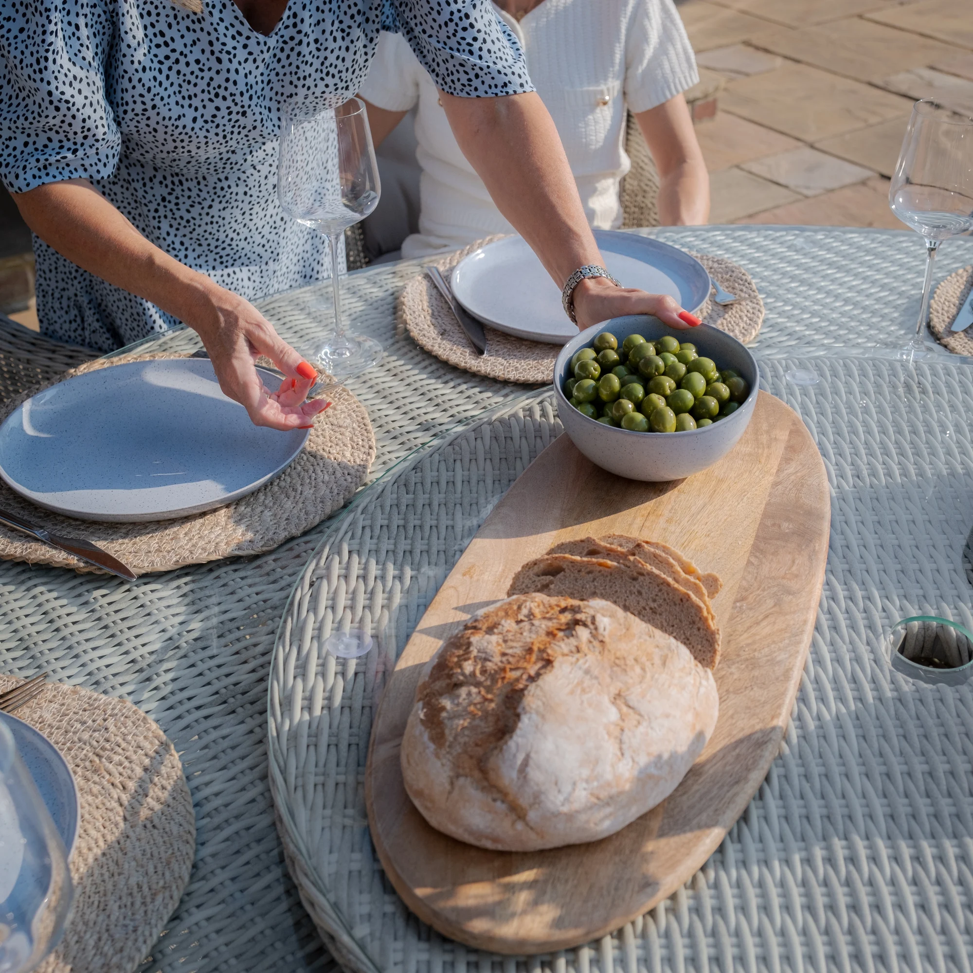 Oxford 8 Seat Round Dining Set - Image 13